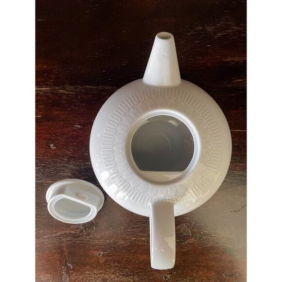 Ornament Collection Vista Alegre Tea Pot Porcelain Sam Baron, 2011 - Picture 6 of 10